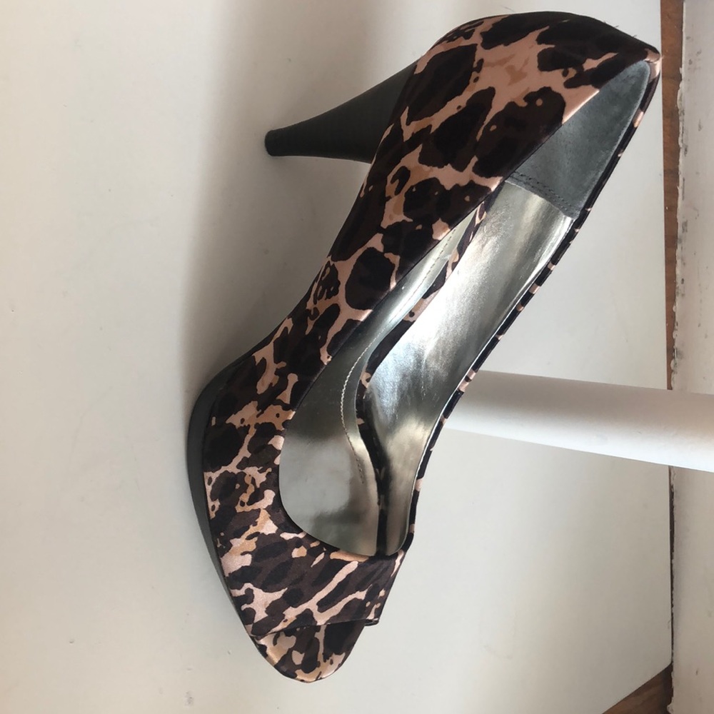 Peep toe heels